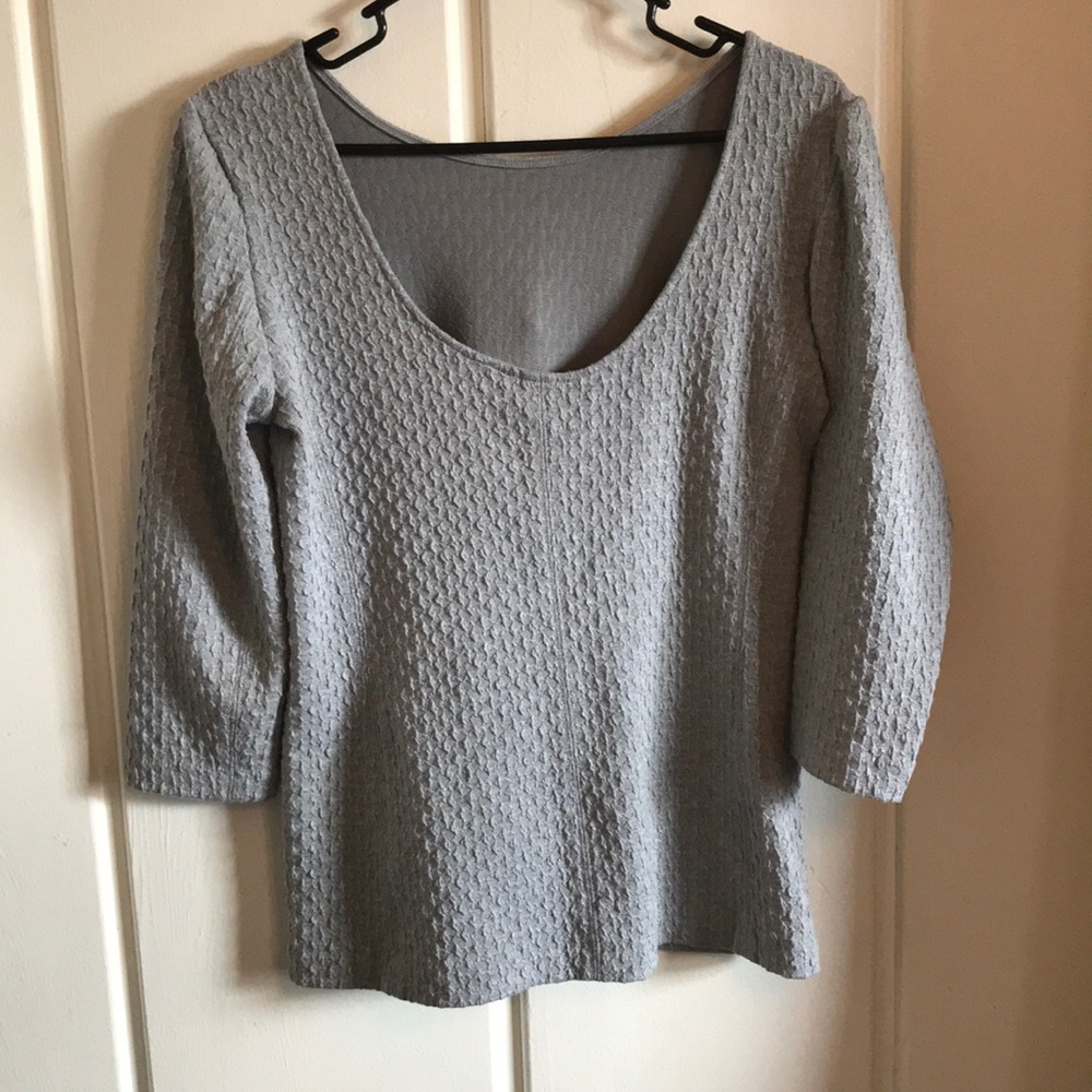Adorable low back top! - Picture 5 of 6